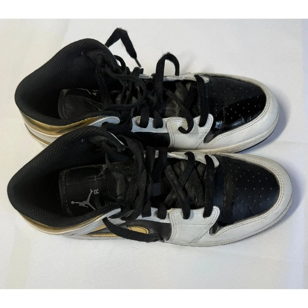 Air Jordan 1 Mid Metallic Gold White Black Sneakers Kids 6.5Y 554725-190